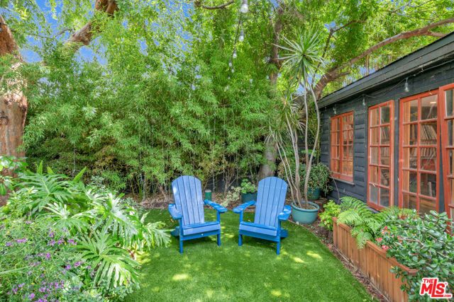 1812 S Bronson Avenue, Los Angeles, CA 90019