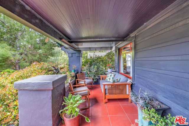 1812 S Bronson Avenue, Los Angeles, CA 90019