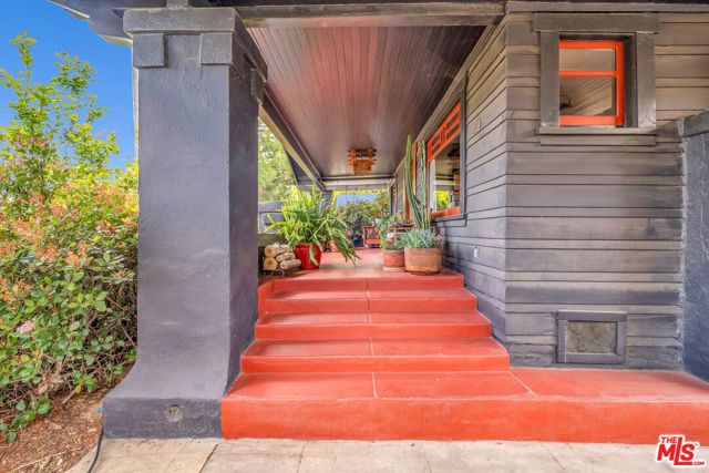 1812 S Bronson Avenue, Los Angeles, CA 90019