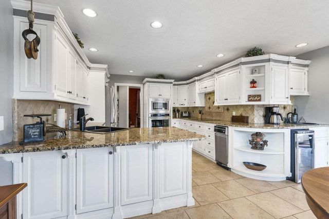 3550 W Morningside Place, Springfield, MO 65807