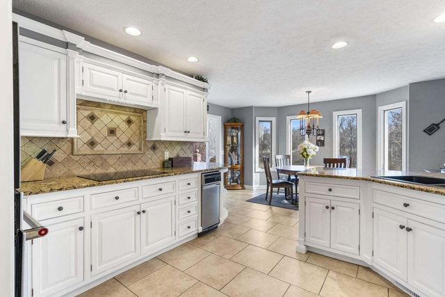 3550 W Morningside Place, Springfield, MO 65807