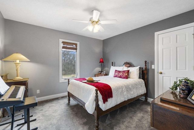 3550 W Morningside Place, Springfield, MO 65807