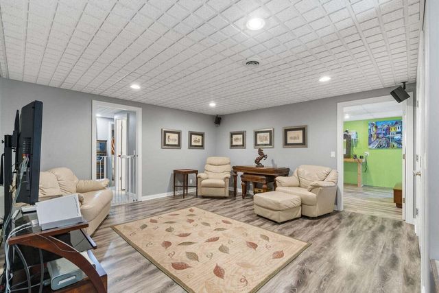 3550 W Morningside Place, Springfield, MO 65807