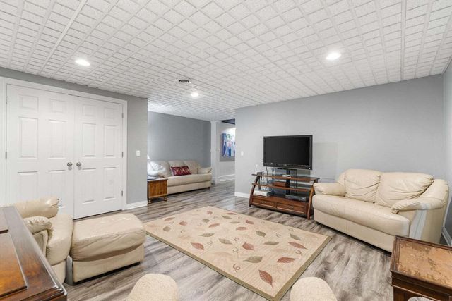 3550 W Morningside Place, Springfield, MO 65807
