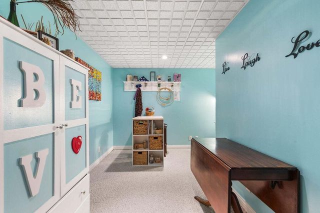3550 W Morningside Place, Springfield, MO 65807