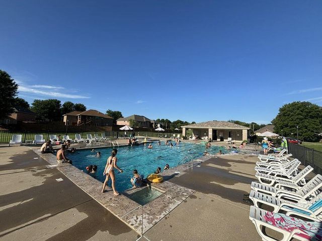 3550 W Morningside Place, Springfield, MO 65807