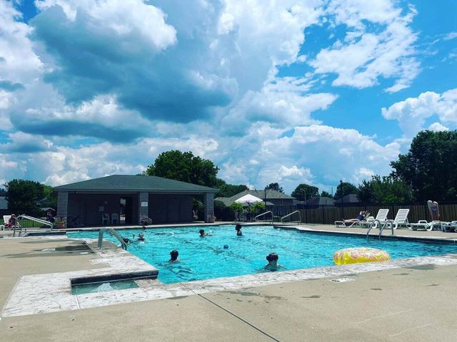 3550 W Morningside Place, Springfield, MO 65807