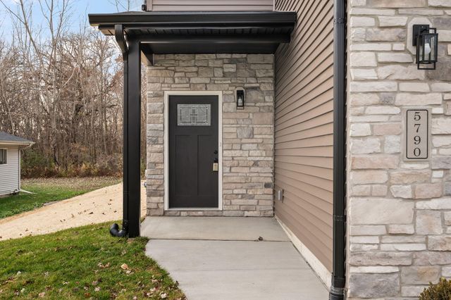 5790 Adams Street, Merrillville, IN 46410