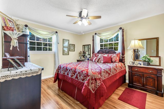 1018 N Graycroft Ave, Madison, TN 37115