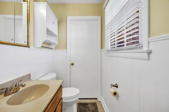 1018 N Graycroft Ave, Madison, TN 37115