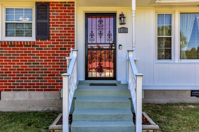 1018 N Graycroft Ave, Madison, TN 37115