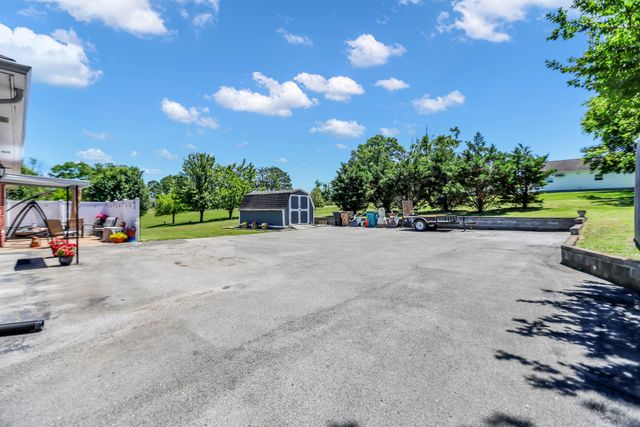 1018 N Graycroft Ave, Madison, TN 37115