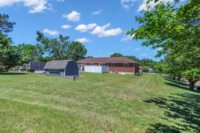 1018 N Graycroft Ave, Madison, TN 37115