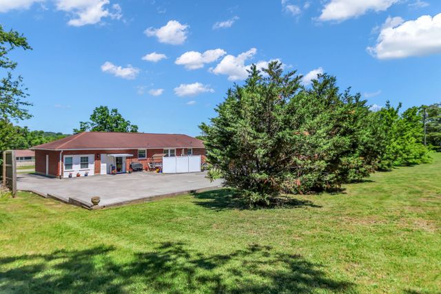 1018 N Graycroft Ave, Madison, TN 37115