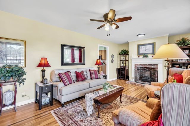 1018 N Graycroft Ave, Madison, TN 37115