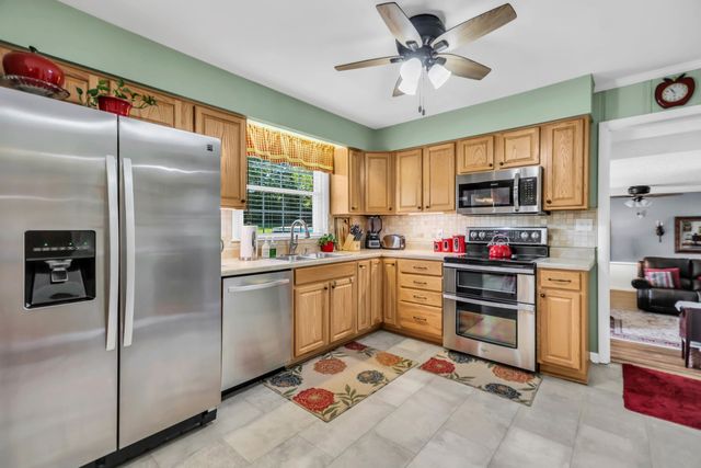 1018 N Graycroft Ave, Madison, TN 37115