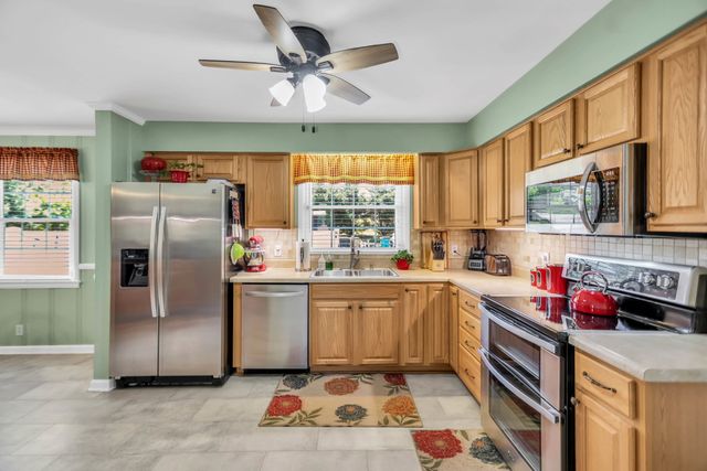1018 N Graycroft Ave, Madison, TN 37115