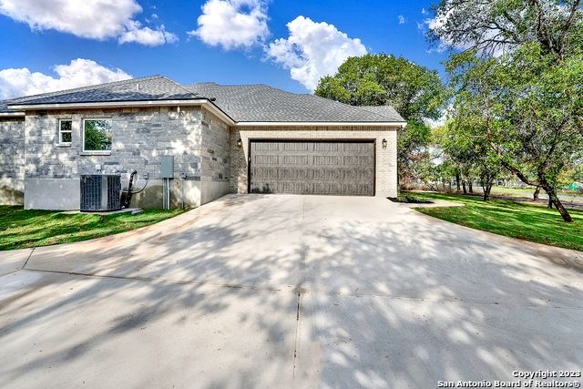 177 Timber, La Vernia, TX 78121