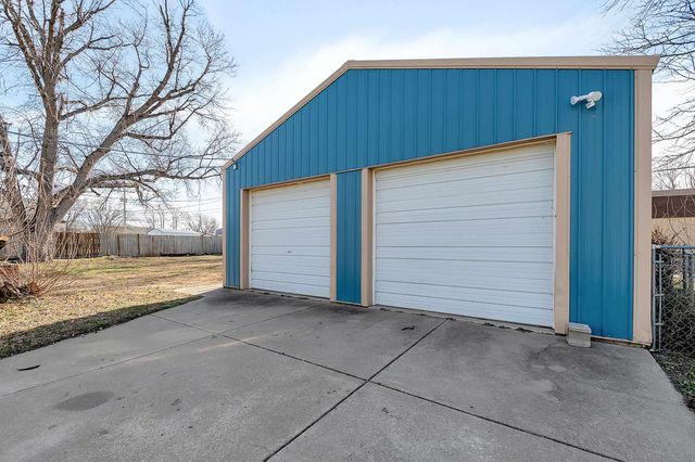 805 Willis Ave, Salina, KS 67401