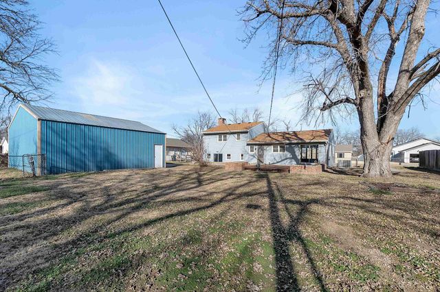 805 Willis Ave, Salina, KS 67401