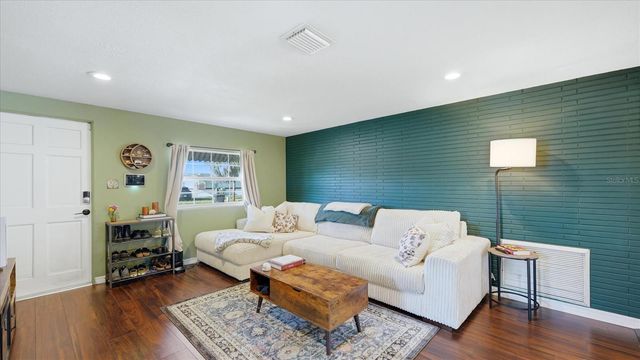 4130 57TH AVENUE N, St Petersburg, FL 33714