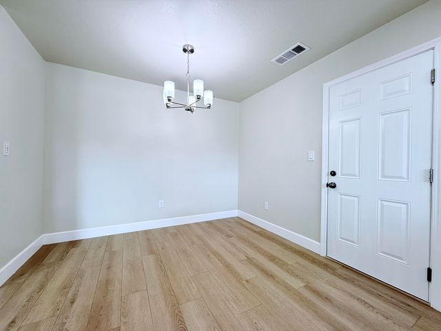 892 W Madalyn Avenue, Tulare, CA 93274