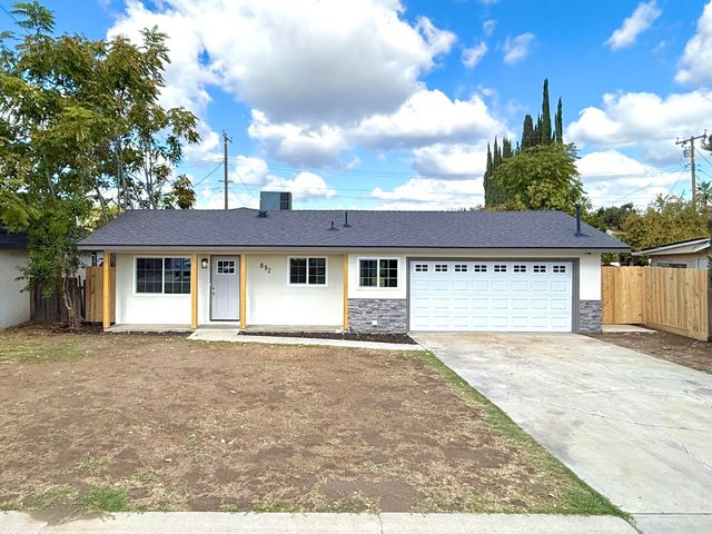 892 W Madalyn Avenue, Tulare, CA 93274