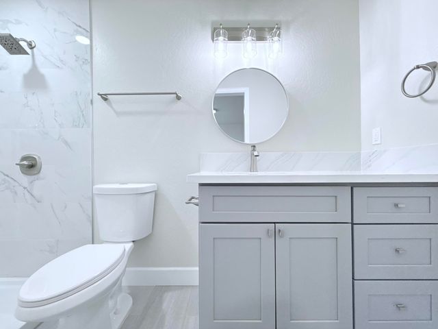 892 W Madalyn Avenue, Tulare, CA 93274