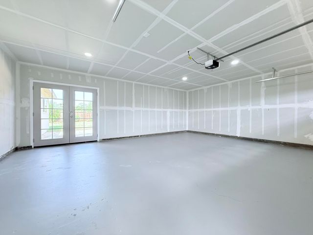 892 W Madalyn Avenue, Tulare, CA 93274