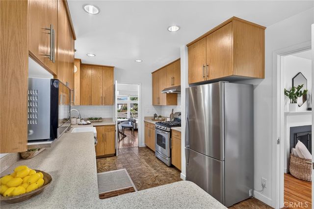 3411 S Cloverdale Avenue, Los Angeles, CA 90016