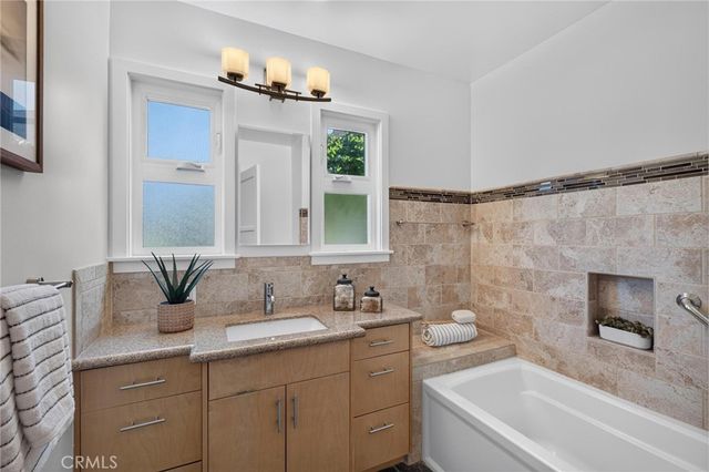 3411 S Cloverdale Avenue, Los Angeles, CA 90016