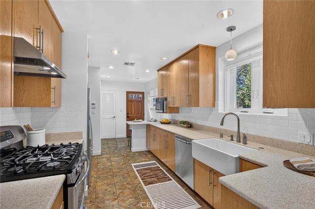 3411 S Cloverdale Avenue, Los Angeles, CA 90016