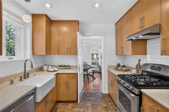 3411 S Cloverdale Avenue, Los Angeles, CA 90016