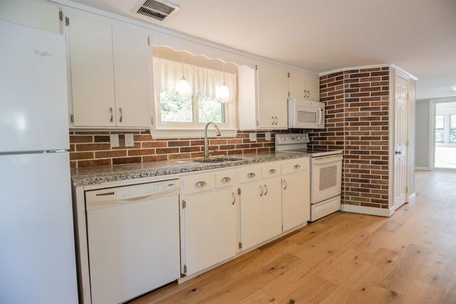 20 Shore Road, Somersworth, NH 03878
