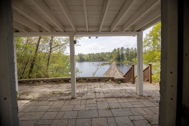 20 Shore Road, Somersworth, NH 03878