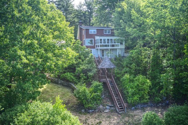 20 Shore Road, Somersworth, NH 03878