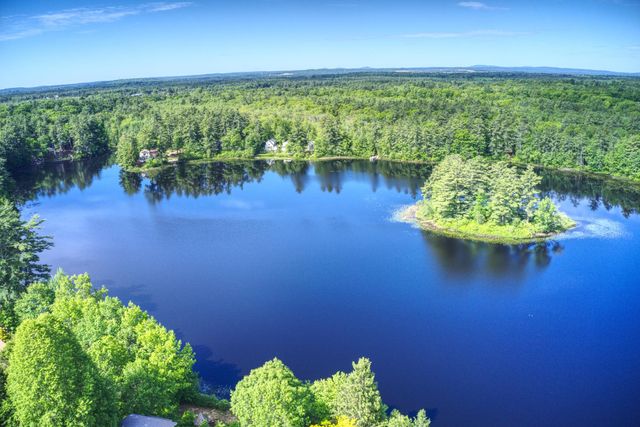 20 Shore Road, Somersworth, NH 03878