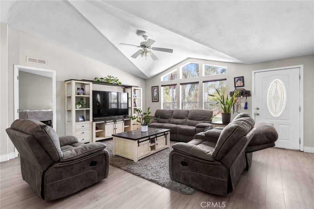 31559 Wolfskill, Nuevo, CA 92567 — photo 4