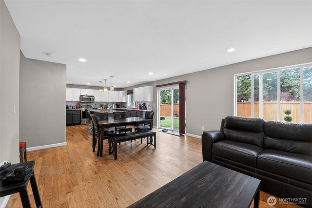 8811 E 188th Street, Puyallup, WA 98375
