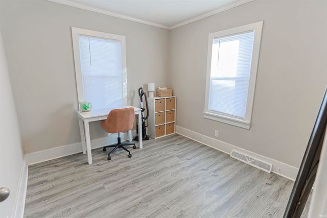 201 Prairie Avenue, Mishawaka, IN 46544