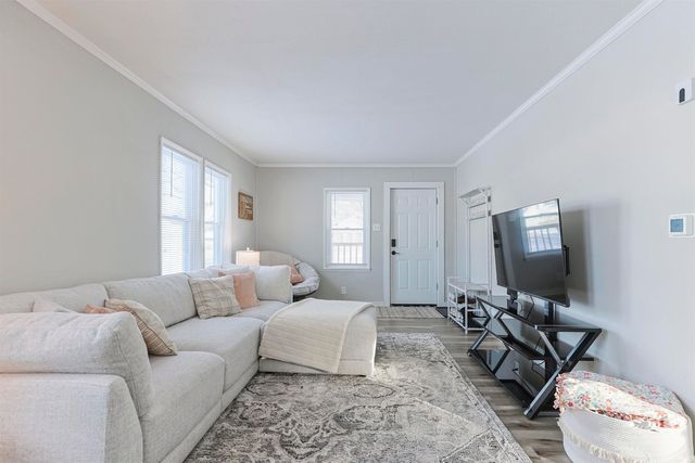 201 Prairie Avenue, Mishawaka, IN 46544