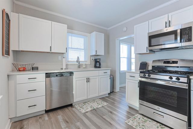 201 Prairie Avenue, Mishawaka, IN 46544