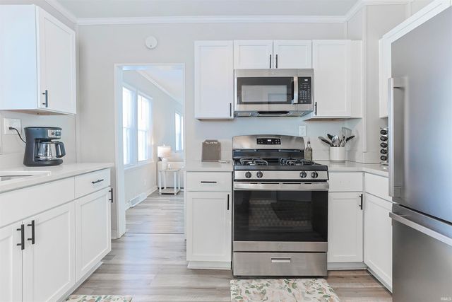 201 Prairie Avenue, Mishawaka, IN 46544