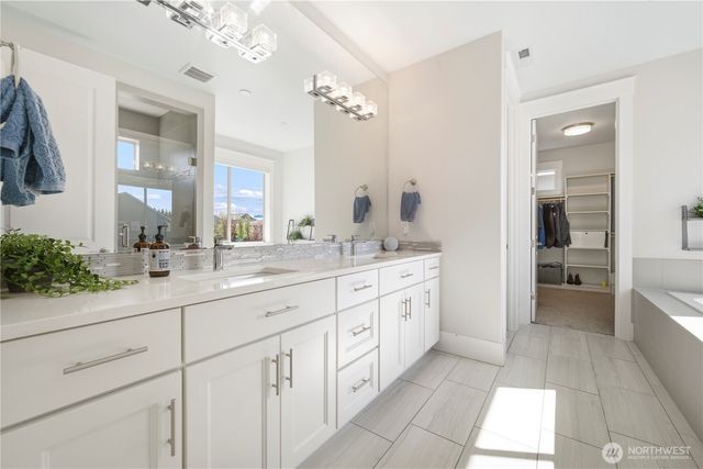 2036 NW 44th Avenue, Camas, WA 98607