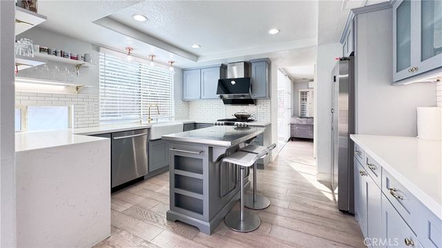2 Ramada, Irvine, CA 92620