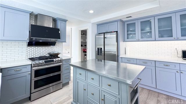 2 Ramada, Irvine, CA 92620