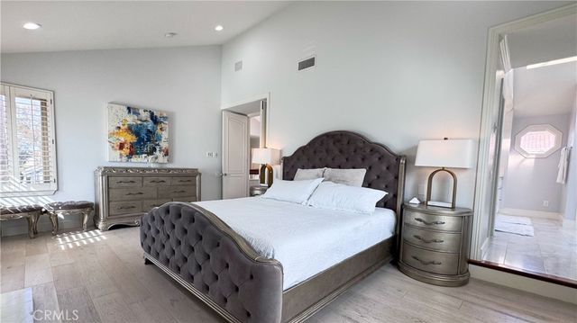 2 Ramada, Irvine, CA 92620