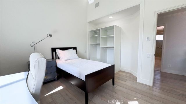 2 Ramada, Irvine, CA 92620