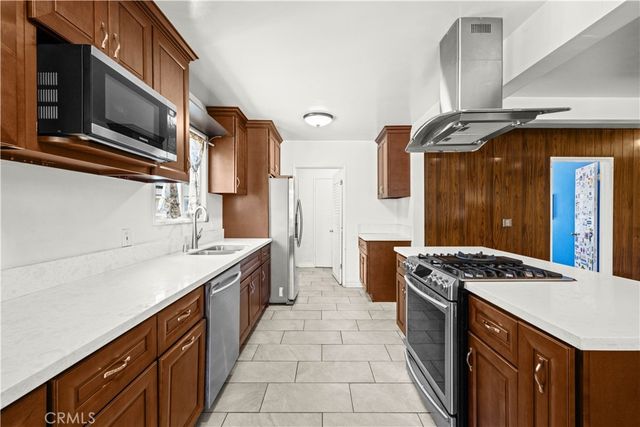 14515 Daubert, San Fernando, CA 91345