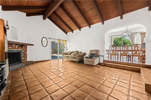 14515 Daubert, San Fernando, CA 91345